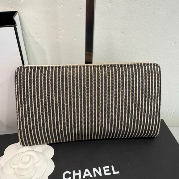 Chanel canvas pinstriped CC Wallet - Picture 3 of 8